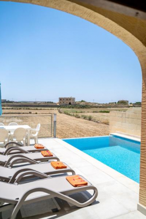 Id-Dwerja - A four bedroom Villa with Infinity Pool & Views